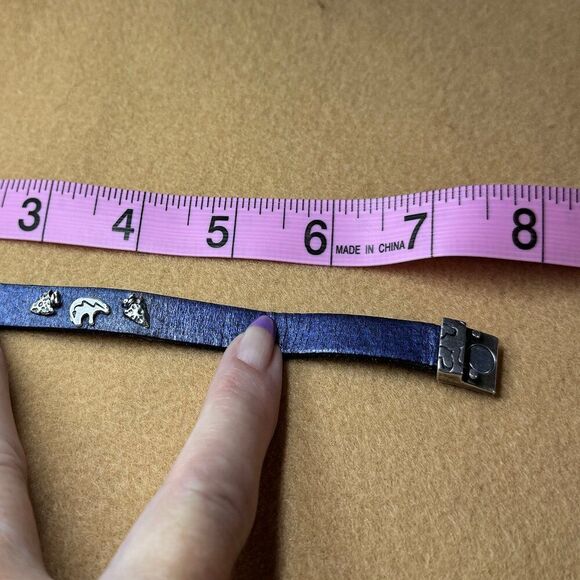 Blue Matelic Leather Zuni Bear Bracelet With Magnetic Fastener - Picture 6 of 6